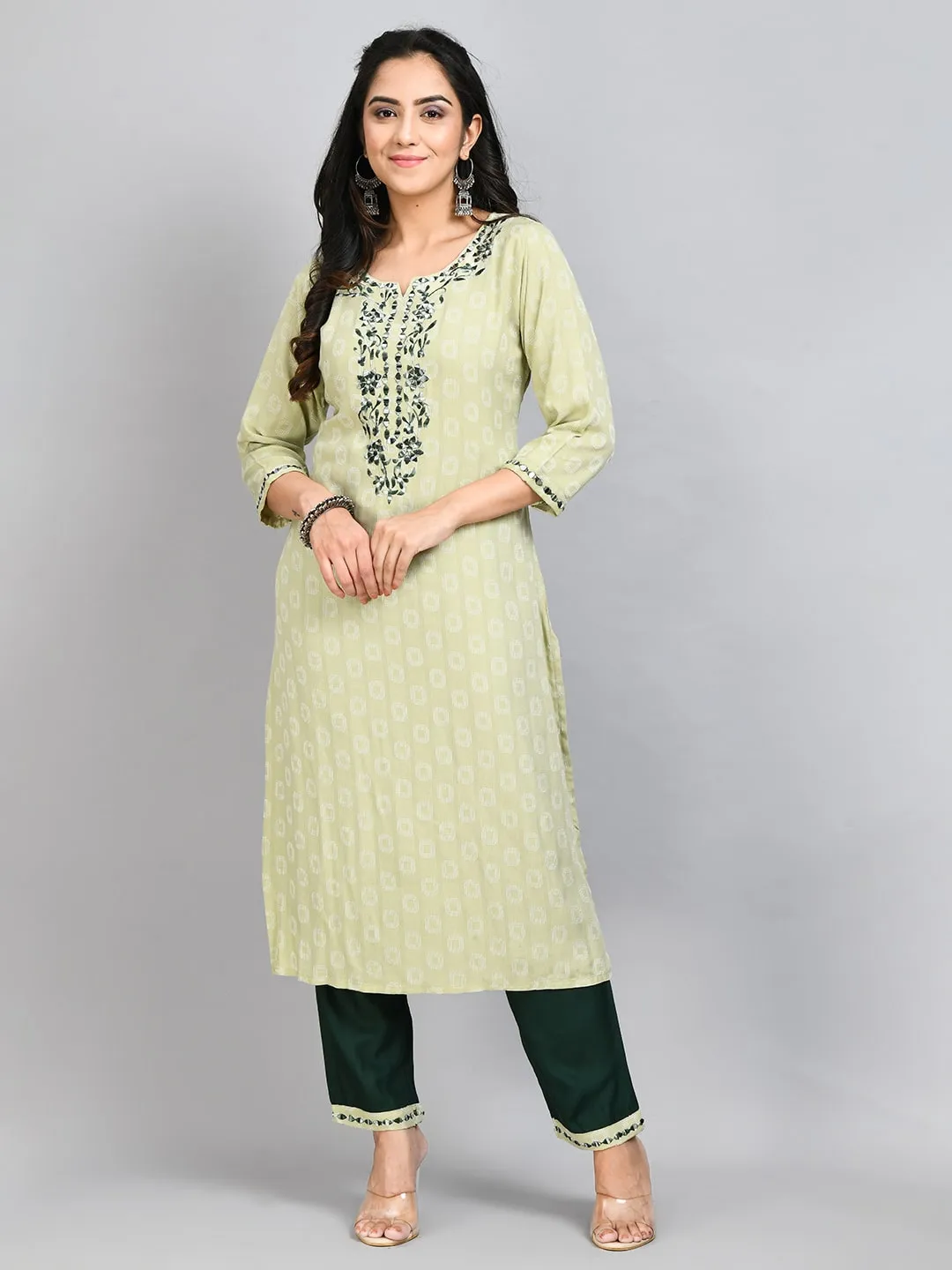 Plus Size Women Green Embroidered Kurta Set with Dupatta