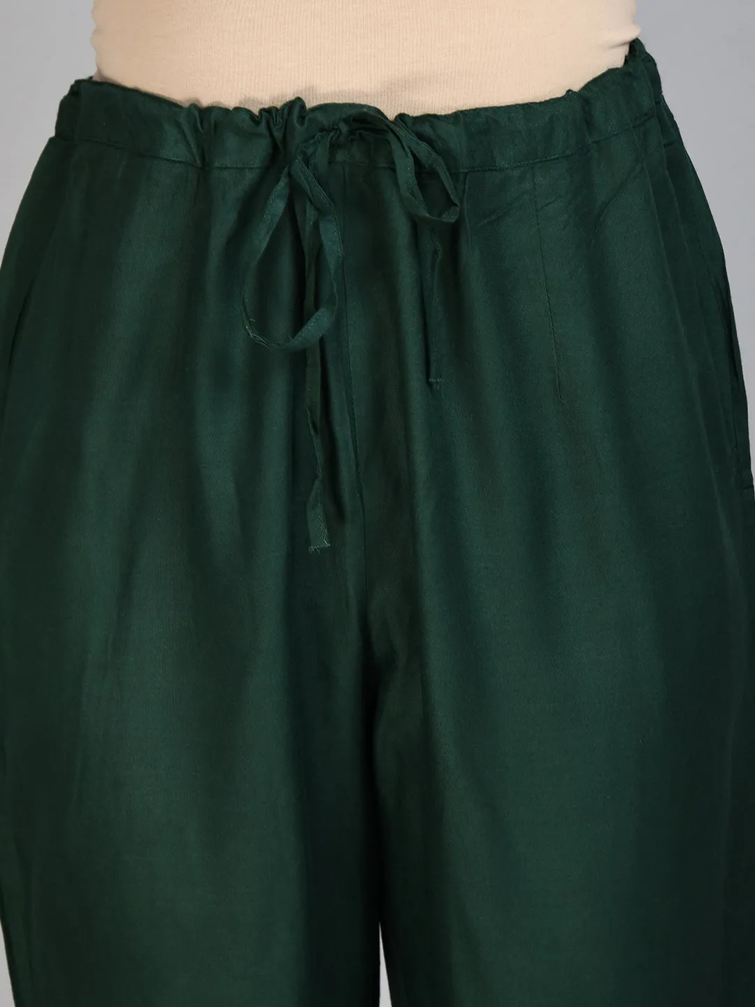 Plus Size Women Green Embroidered Kurta Set with Dupatta