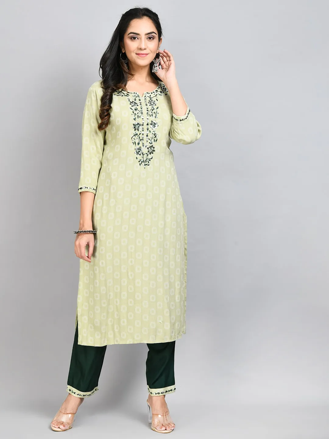 Plus Size Women Green Embroidered Kurta Set with Dupatta
