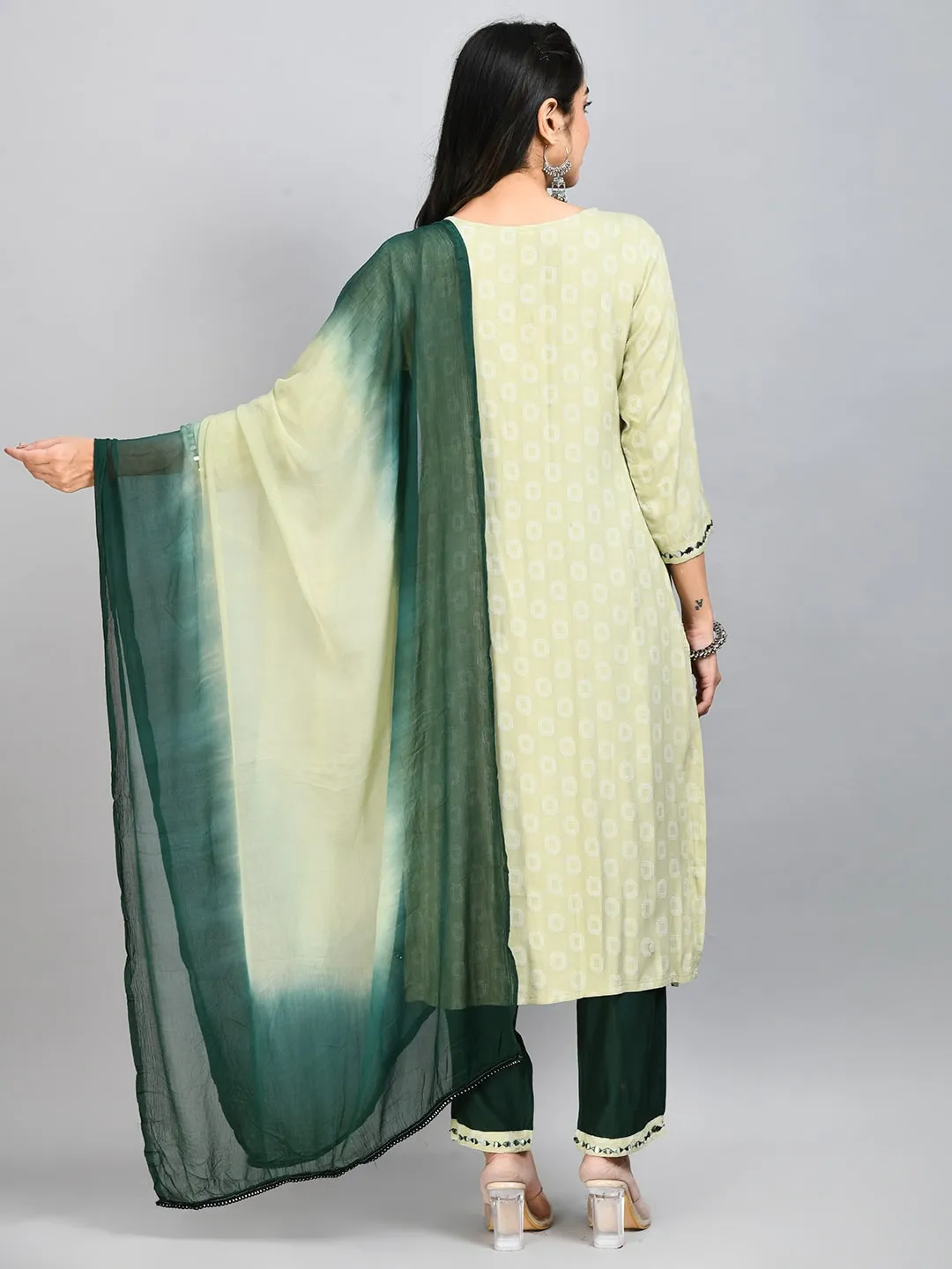 Plus Size Women Green Embroidered Kurta Set with Dupatta